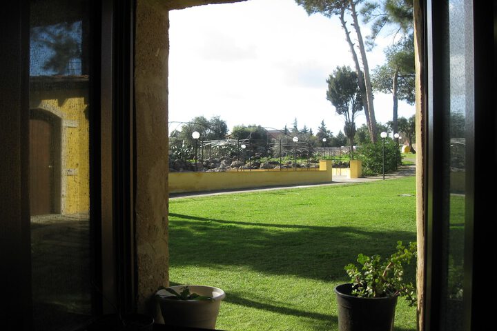 Hotel Exterior 31 of 31