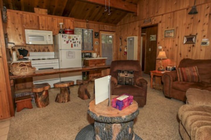 Exterior of Bearadise