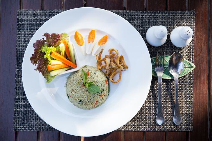 Dining 32 of 62