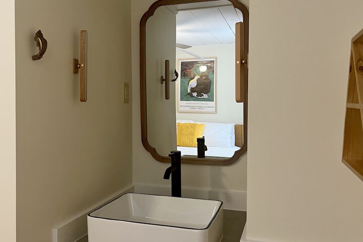 Room 16 of 35