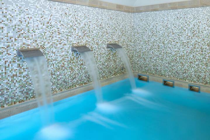 Pool 70 of 103