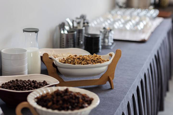 Dining 19 of 24