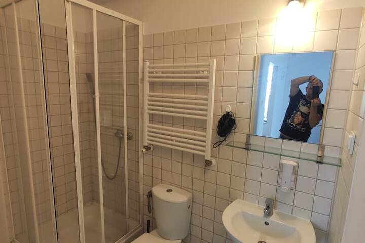 Room 32 of 40