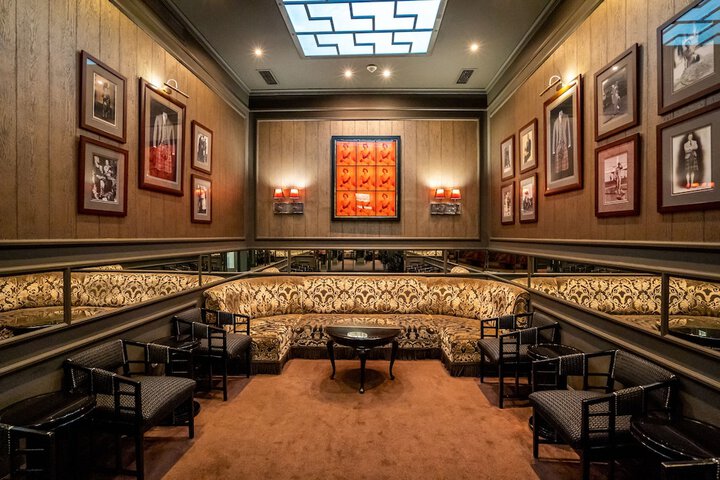 Lounge 50 of 65