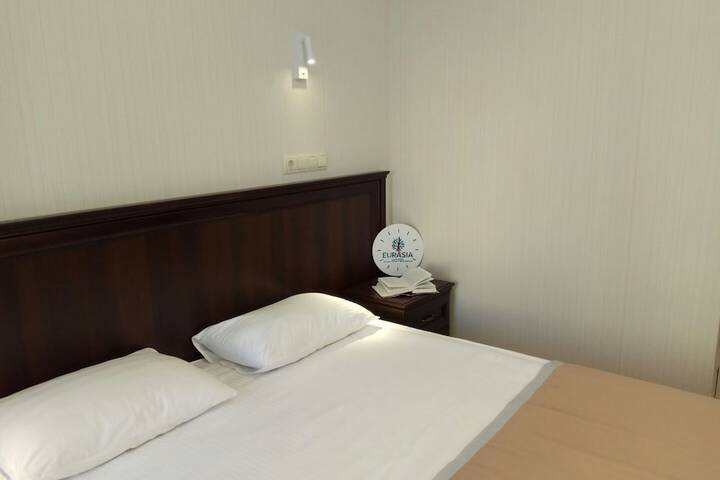Room 28 of 114