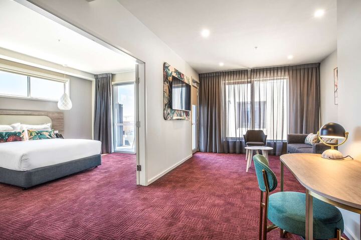Room 27 of 74