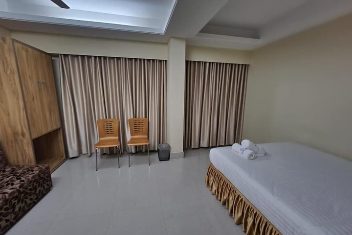 Cox West Inn