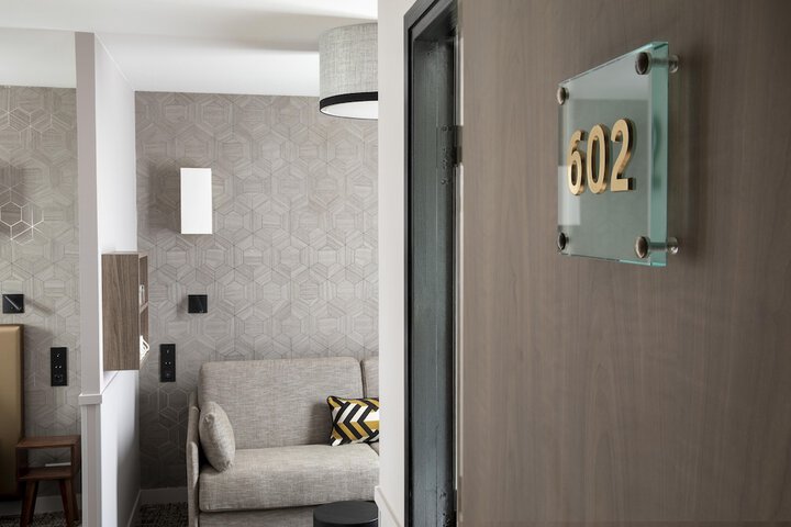 Room 2 of 46