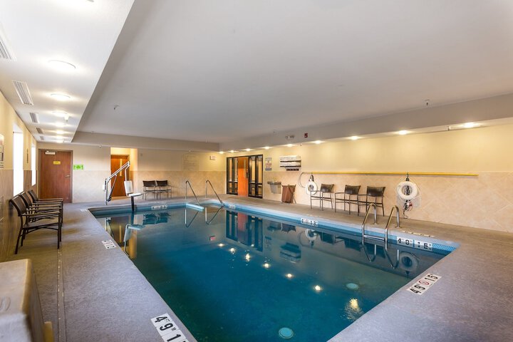 Pool 39 of 65