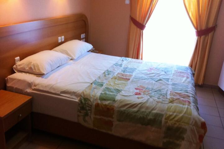 Room 9 of 47