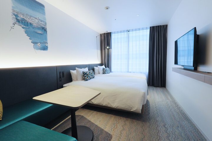 Room 53 of 100