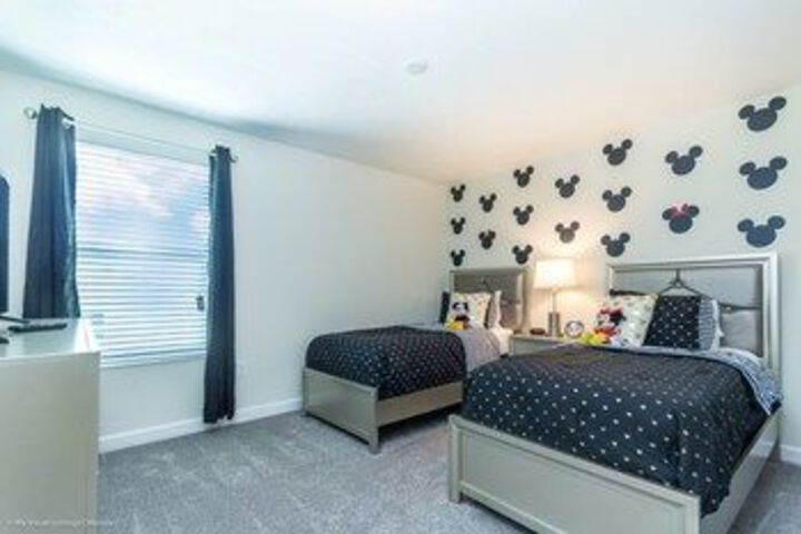Room 13 of 29