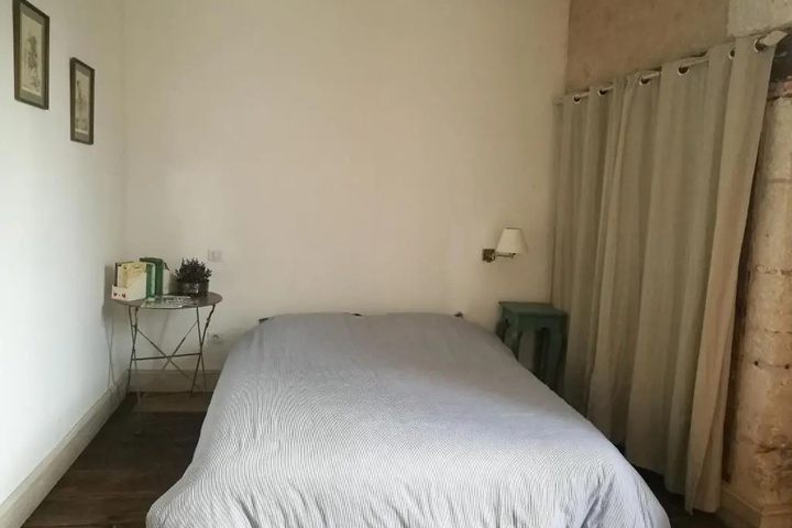 Room 3 of 12