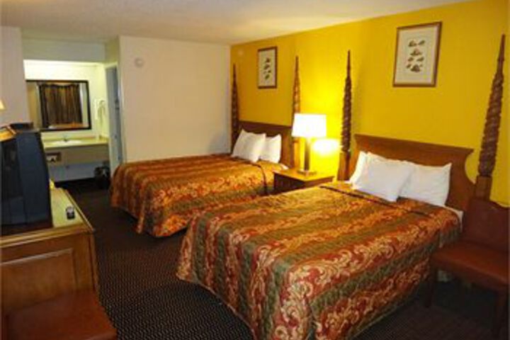 Room 32 of 60