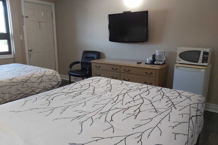 Room 7 of 32