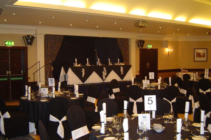Ballroom/Hall 119 of 144