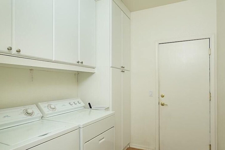Room 25 of 33