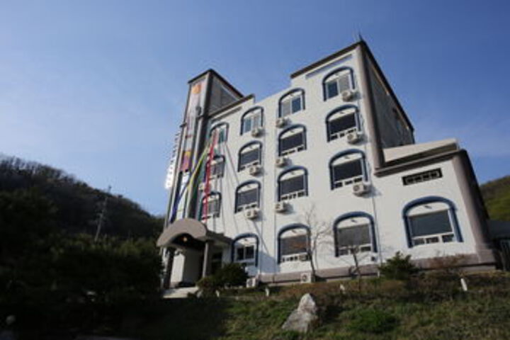 Hotel Entry