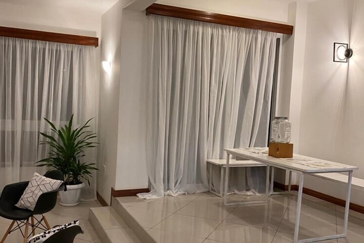Room 103 of 190