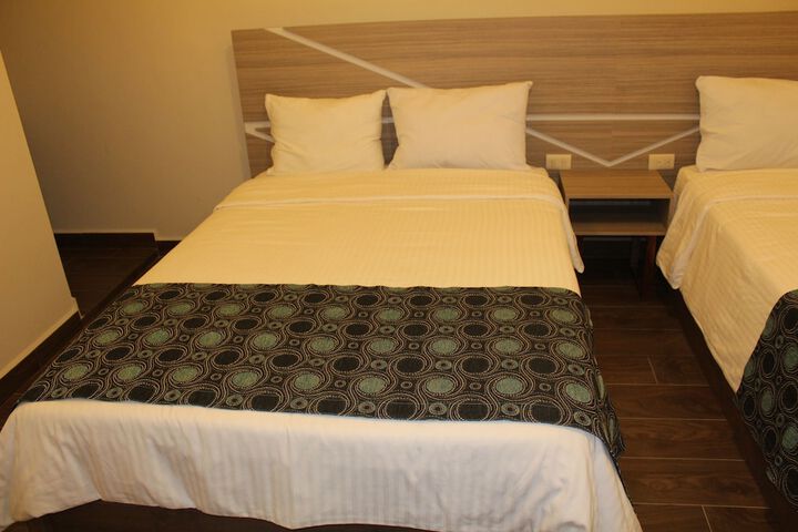 Room 7 of 37