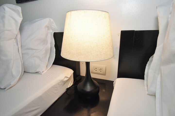 Room 10 of 37