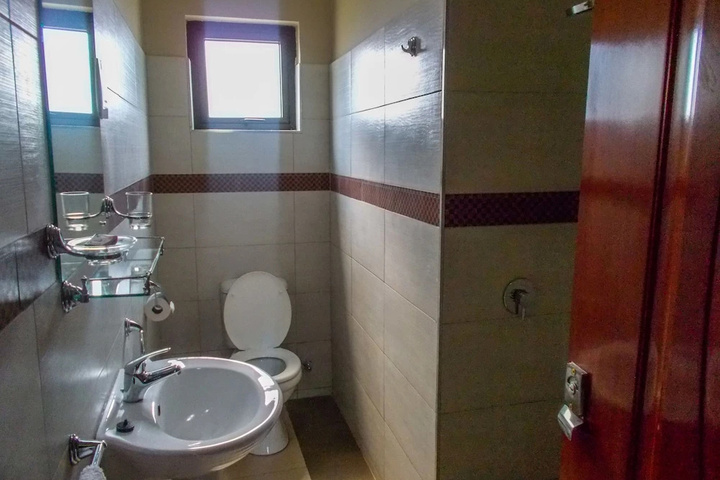 Room 8 of 22