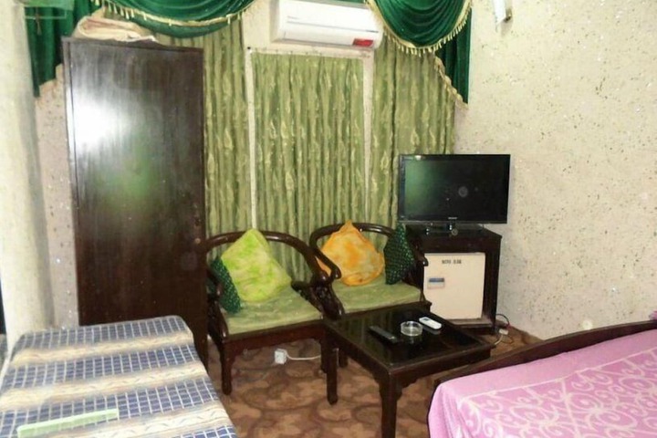 Room 14 of 19