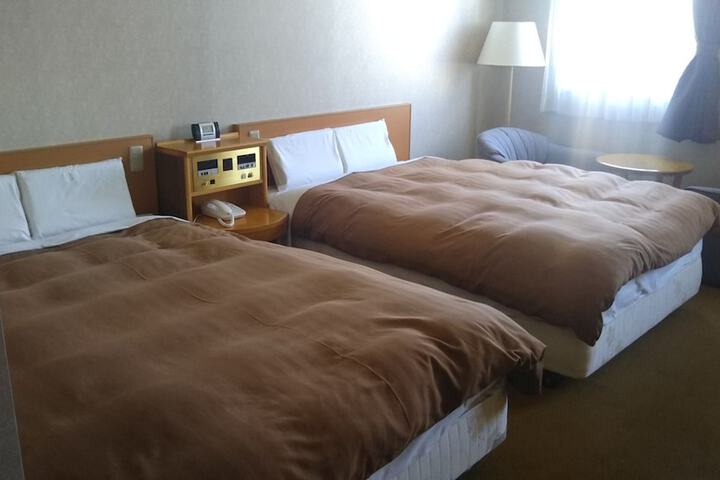 Room 10 of 45