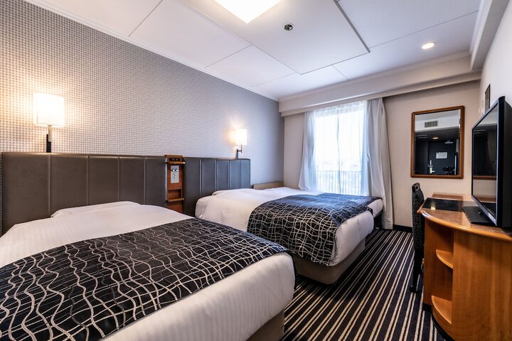 Room 6 of 40