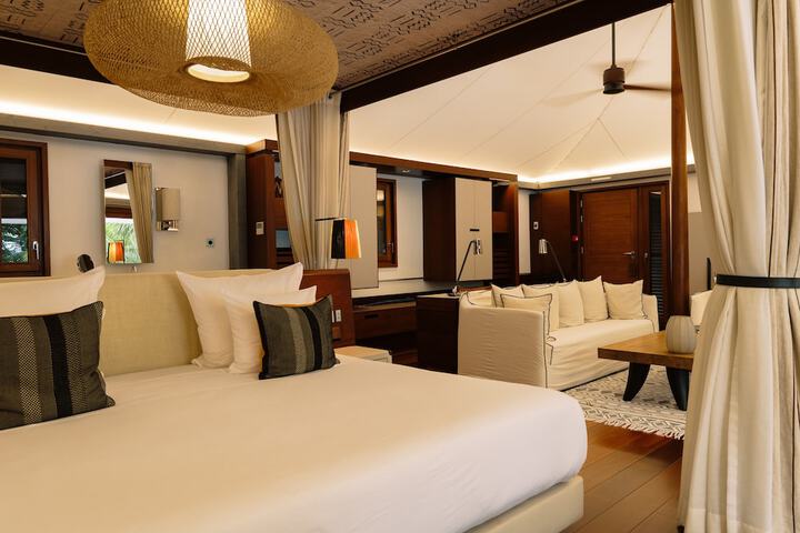 Room 17 of 65