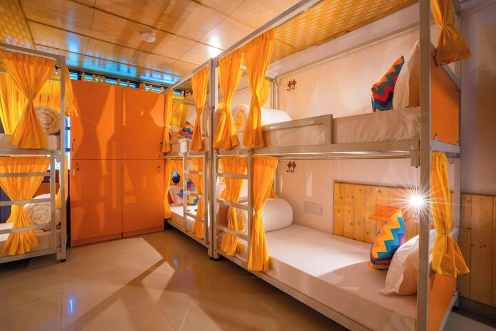 Room 12 of 70