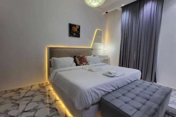 Room 7 of 48