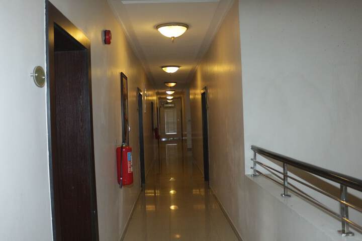 Ballroom/Hall 27 of 30