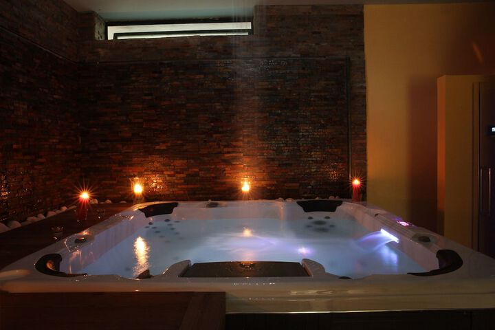 Spa 18 of 45
