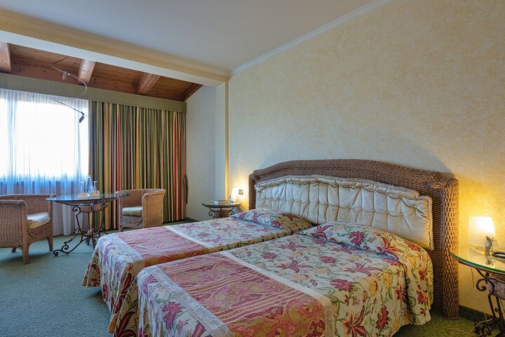 Room 36 of 157