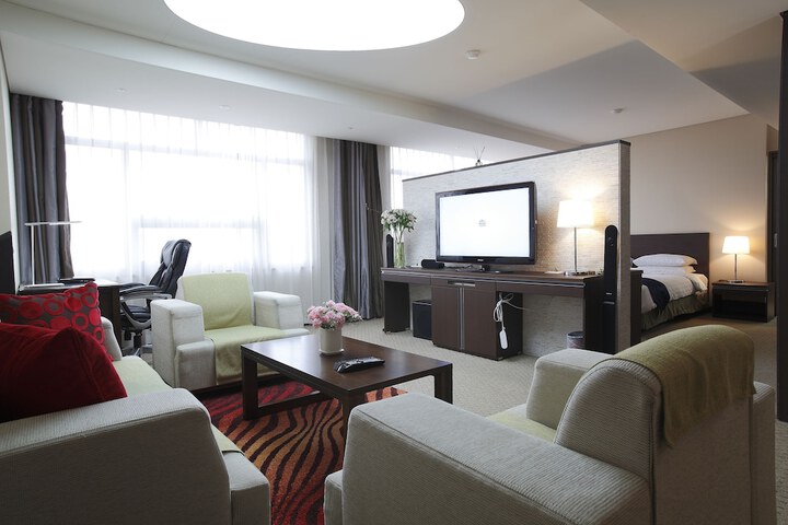 Room 5 of 34