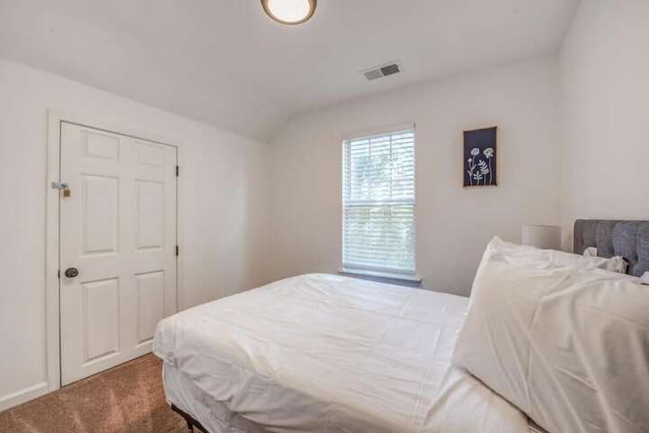 Room 12 of 32