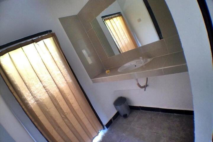 Room 27 of 48