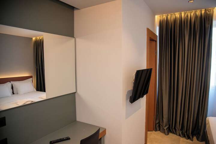 Room 26 of 207