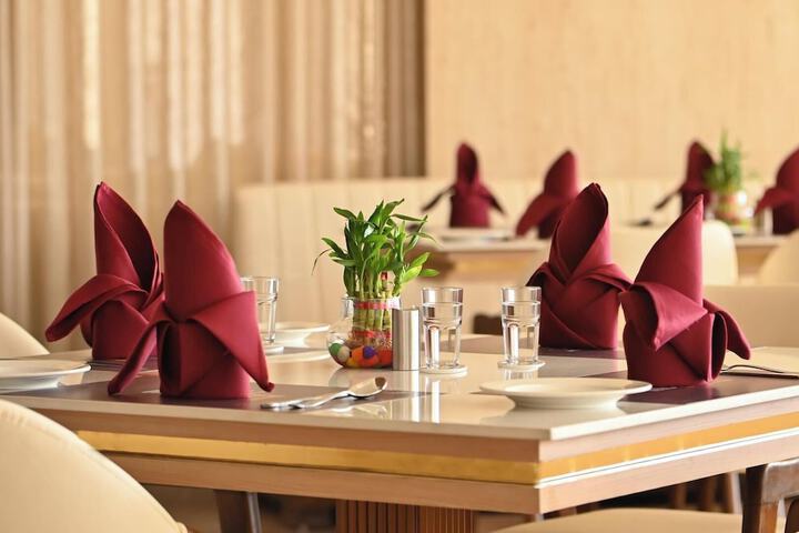 Dining 45 of 72