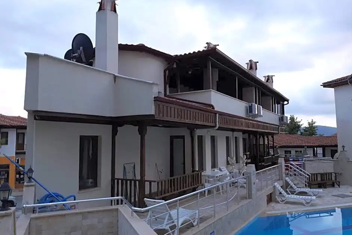 Pool 14 of 25