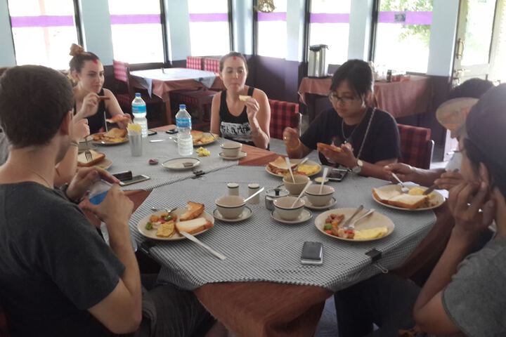 Dining 30 of 77