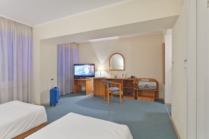 Room 19 of 53