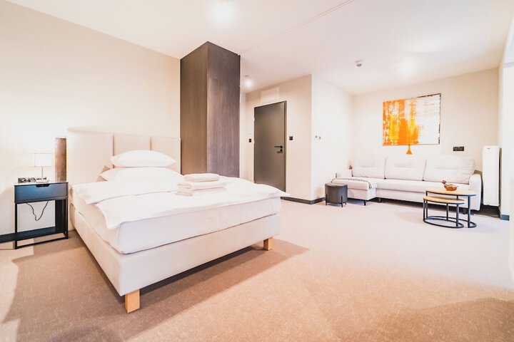 Room 14 of 21