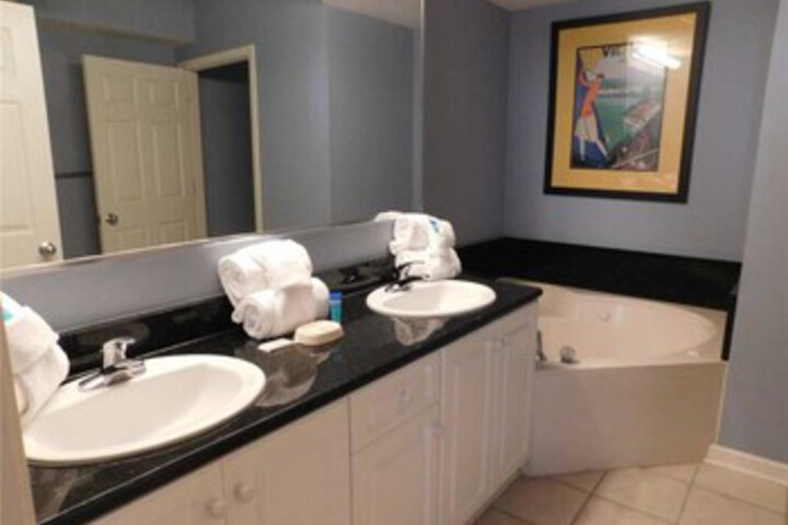 Room 6 of 25