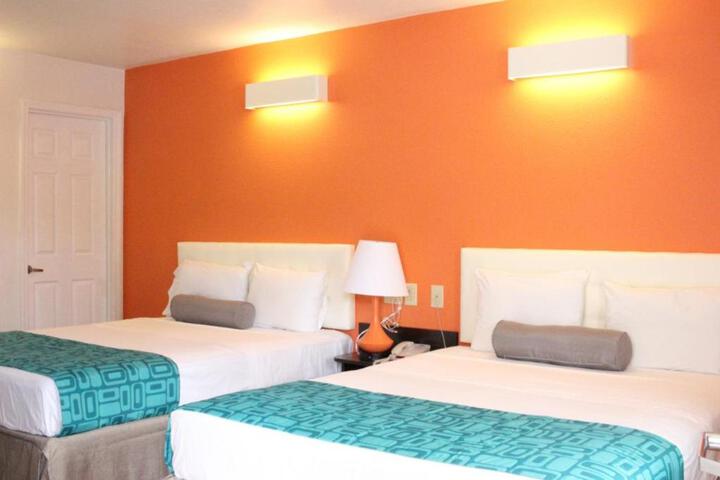1 King Bed (7 of 8)