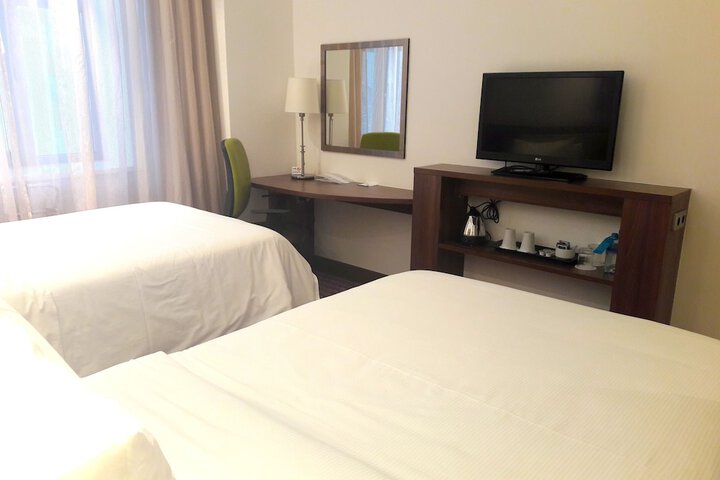 Room 14 of 62