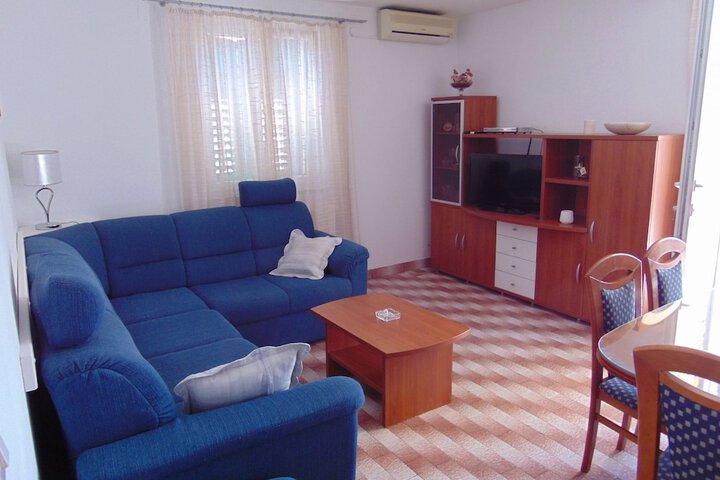 Room 10 of 39