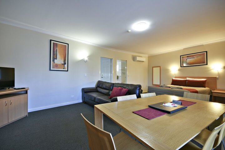 Room 6 of 46