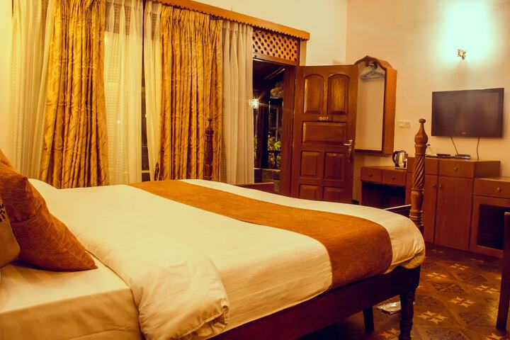 Room 3 of 112